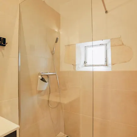 Le Passe Simple فيلة